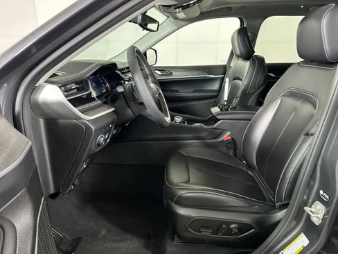 Used 2024 Jeep Grand Cherokee Limited 4xe image 11