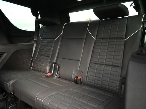 Used 2025 Cadillac Escalade V w/ LPO, ONYX Package image 33