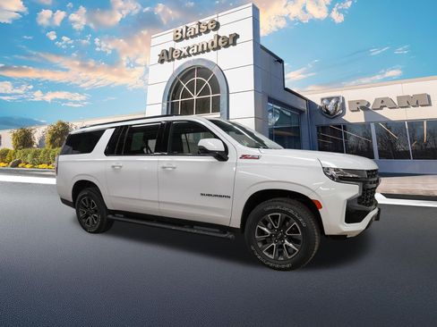 Used 2024 Chevrolet Suburban Z71 w/ Luxury Package AWD/4WD image 1