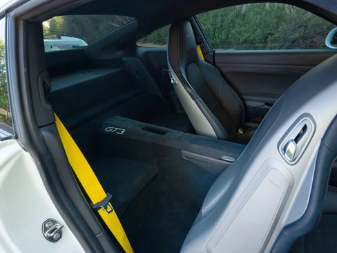 Used 2015 Porsche 911 GT3 RWD image 39