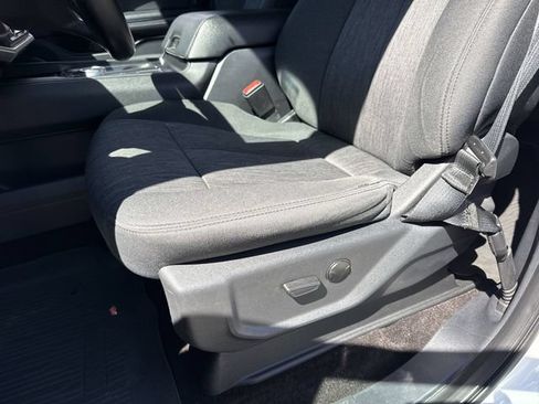Used 2022 Ford Expedition XLT RWD image 4