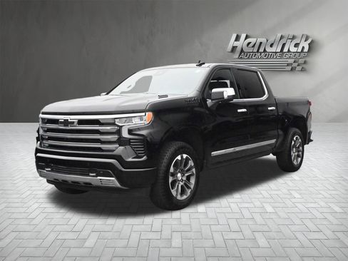 Used 2025 Chevrolet Silverado 1500 High Country w/ Technology Package image 8
