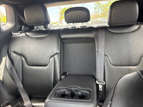 Used 2025 Jeep Compass Limited AWD/4WD image 35