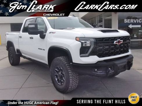 Used 2025 Chevrolet Silverado 2500 ZR2 w/ ZR2 Bison Edition AWD/4WD image 1