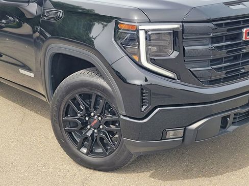 Used 2023 GMC Sierra 1500 Elevation AWD/4WD image 9