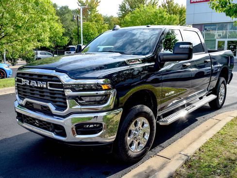 Used 2026 RAM 2500 Big Horn AWD/4WD image 1