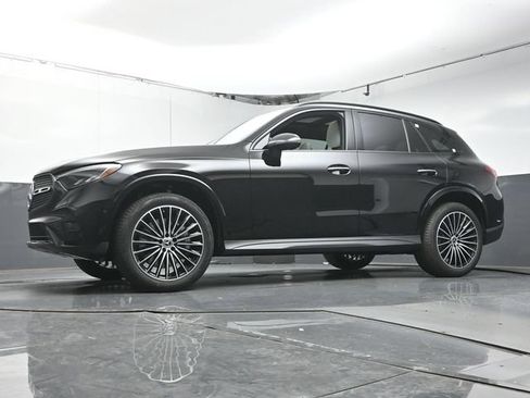 Used 2026 Mercedes-Benz GLC 300 image 41