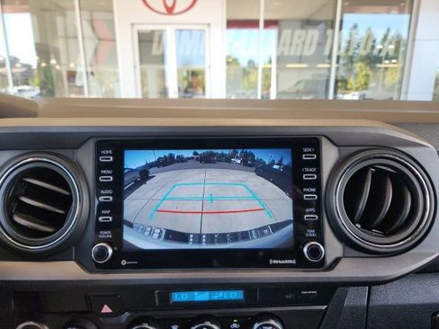 Certified 2022 Toyota Tacoma TRD Off-Road w/ Technology Package AWD/4WD image 30