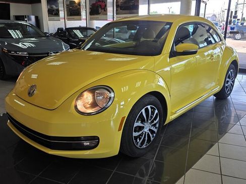 Used 2012 Volkswagen Beetle 2.5 FWD image 1