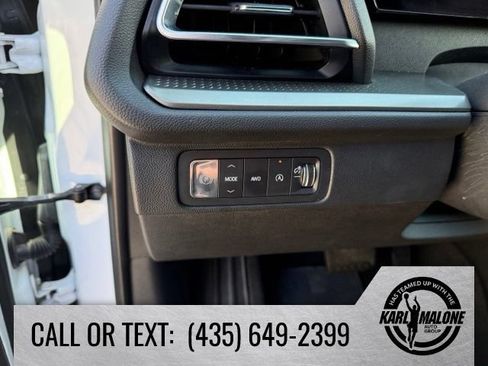 Used 2025 Chevrolet Traverse LT w/ Driver Confidence Package AWD/4WD image 16