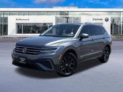 Used 2024 Volkswagen Tiguan SE w/ Panoramic Sunroof Package
