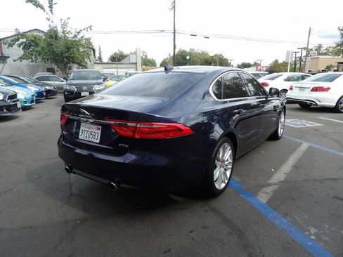 Used 2017 Jaguar XF Prestige image 3