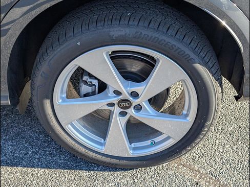 New 2025 Audi Q5 2.0T Premium Plus image 17