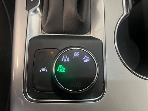 Used 2025 Chevrolet Blazer LT AWD/4WD image 49