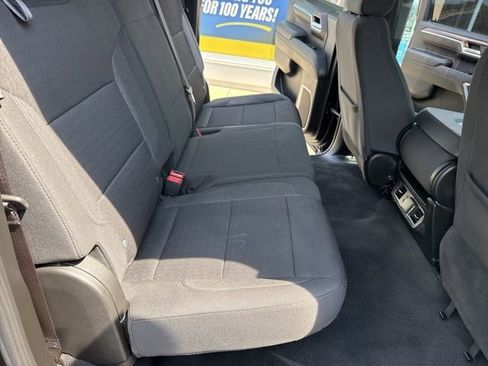 Used 2023 Chevrolet Silverado 1500 LT image 24