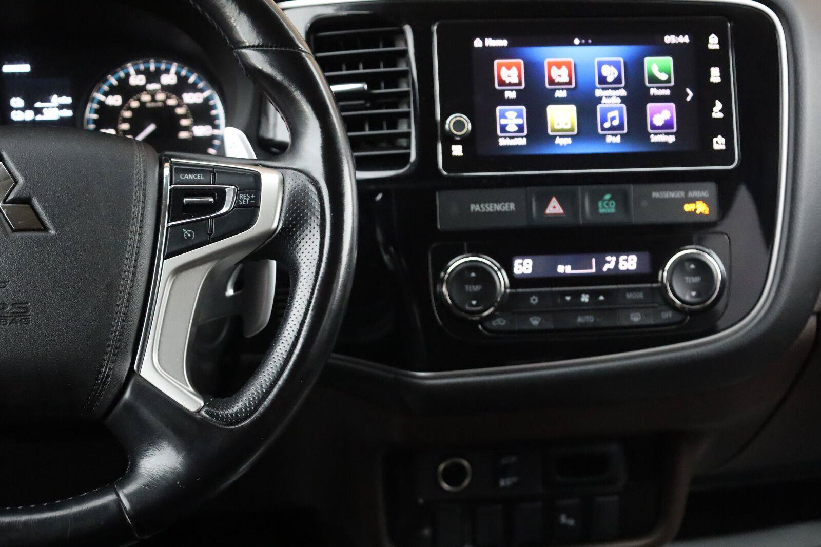 Used 2018 Mitsubishi Outlander GT AWD/4WD image 34