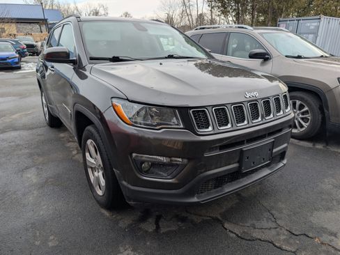 Used 2021 Jeep Compass Latitude w/ Convenience Group image 3