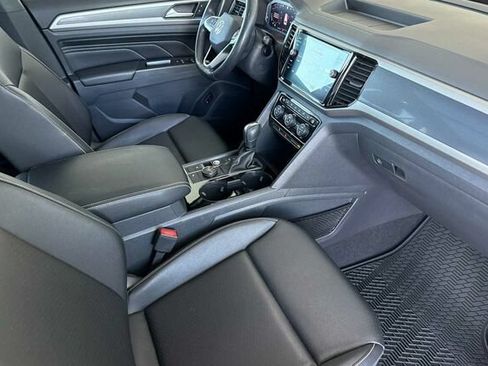 Used 2020 Volkswagen Atlas Cross Sport SEL AWD/4WD image 16