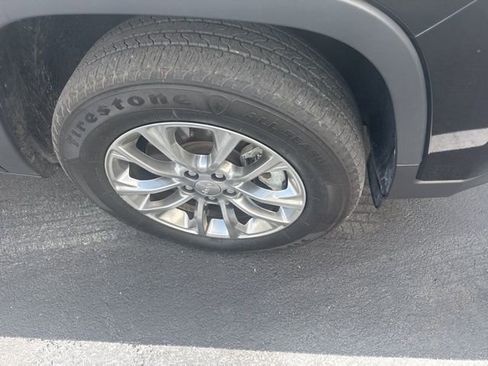 Used 2021 Jeep Cherokee Latitude Lux w/ Sun & Sound Group AWD/4WD image 3