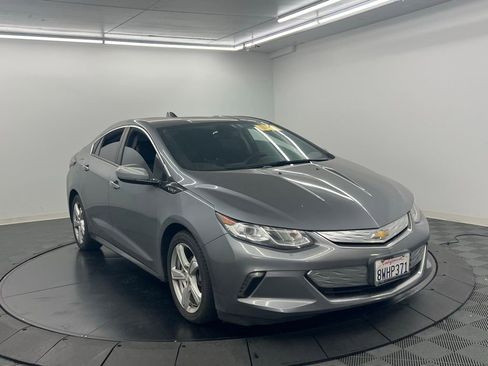 Used 2018 Chevrolet Volt LT w/ Comfort Package image 2