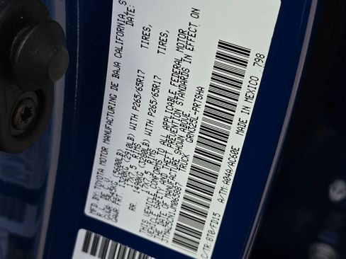 Used 2018 Toyota Tacoma TRD Sport w/ Technology Package image 34