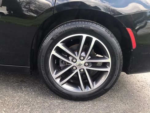 Used 2019 Dodge Charger SXT AWD/4WD image 38
