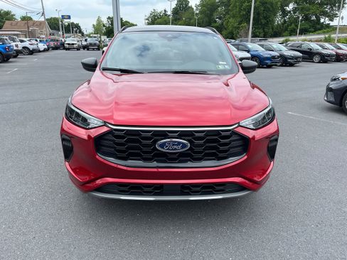 Used 2023 Ford Escape ST-Line w/ Tech Pack #1 AWD/4WD image 2