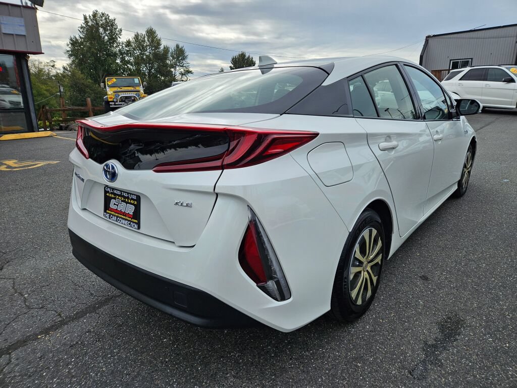 Used 2020 Toyota Prius Prime XLE FWD image 4
