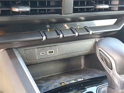 Used 2023 Chevrolet Colorado LT w/ LT Convenience Package II image 23