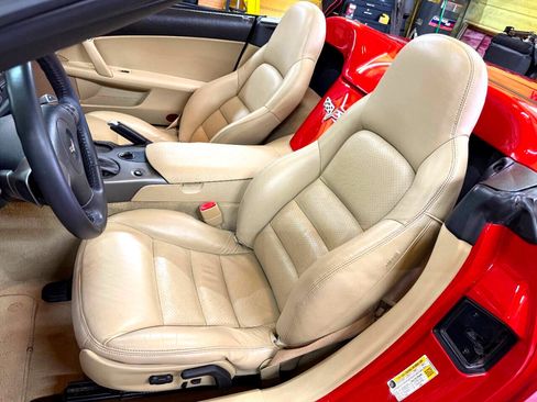 Used 2007 Chevrolet Corvette Convertible w/ Preferred Equipment Group image 34