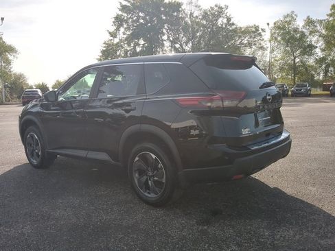 Certified 2026 Nissan Rogue SV FWD image 6