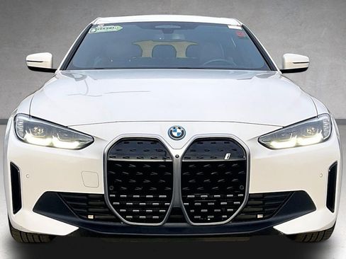 Used 2023 BMW i4 eDrive40 image 3