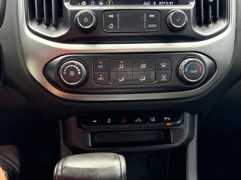 Used 2021 Chevrolet Colorado LT w/ Safety Package RWD image 9