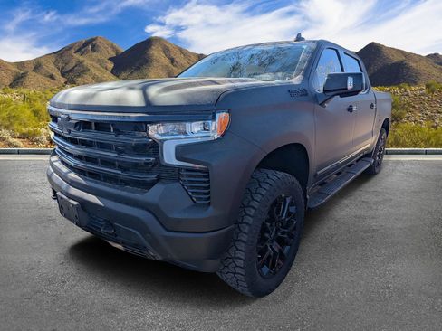 Used 2023 Chevrolet Silverado 1500 High Country w/ High Country Premium Package image 2