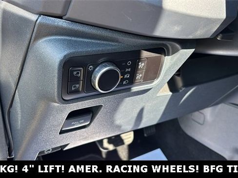 New 2025 Ford Bronco Badlands image 12