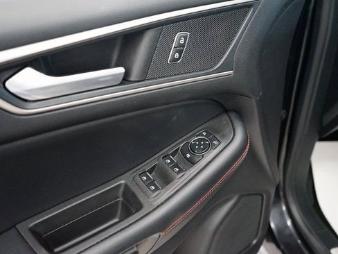 Used 2020 Ford Edge ST-Line w/ Cold Weather Package image 25