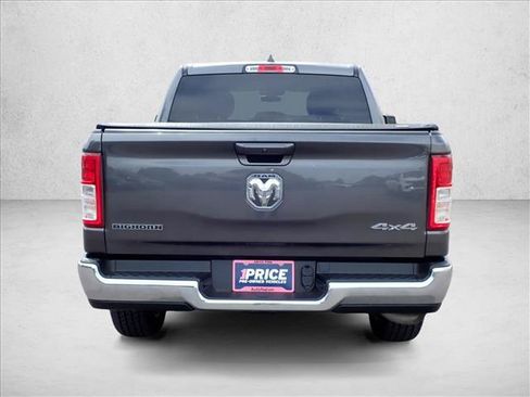 Used 2022 RAM 1500 Big Horn AWD/4WD image 3