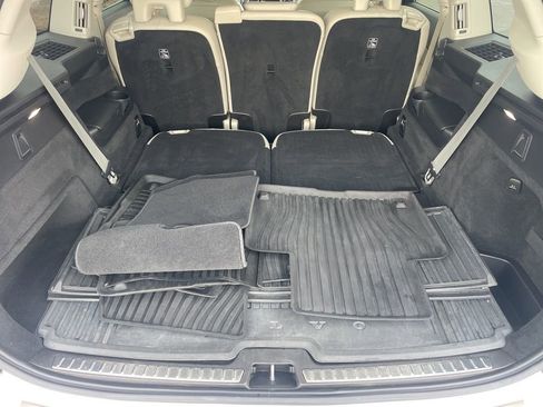 Used 2022 Volvo XC90 T6 Momentum image 6