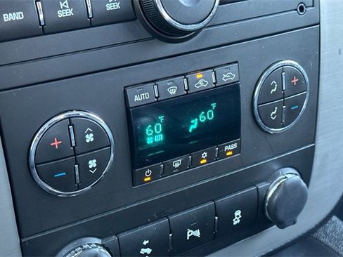 Used 2013 GMC Sierra 2500 SLT w/ SLT Convenience Package image 28