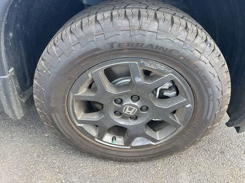 Used 2025 Honda Pilot TrailSport image 9