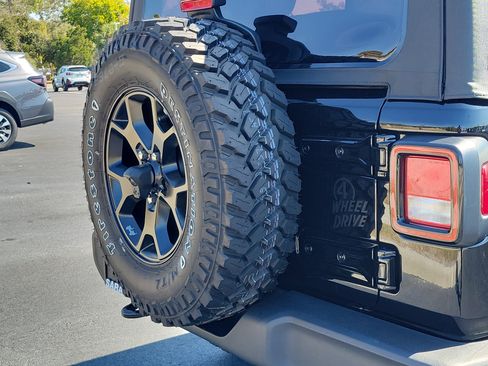 Used 2022 Jeep Wrangler Willys image 11