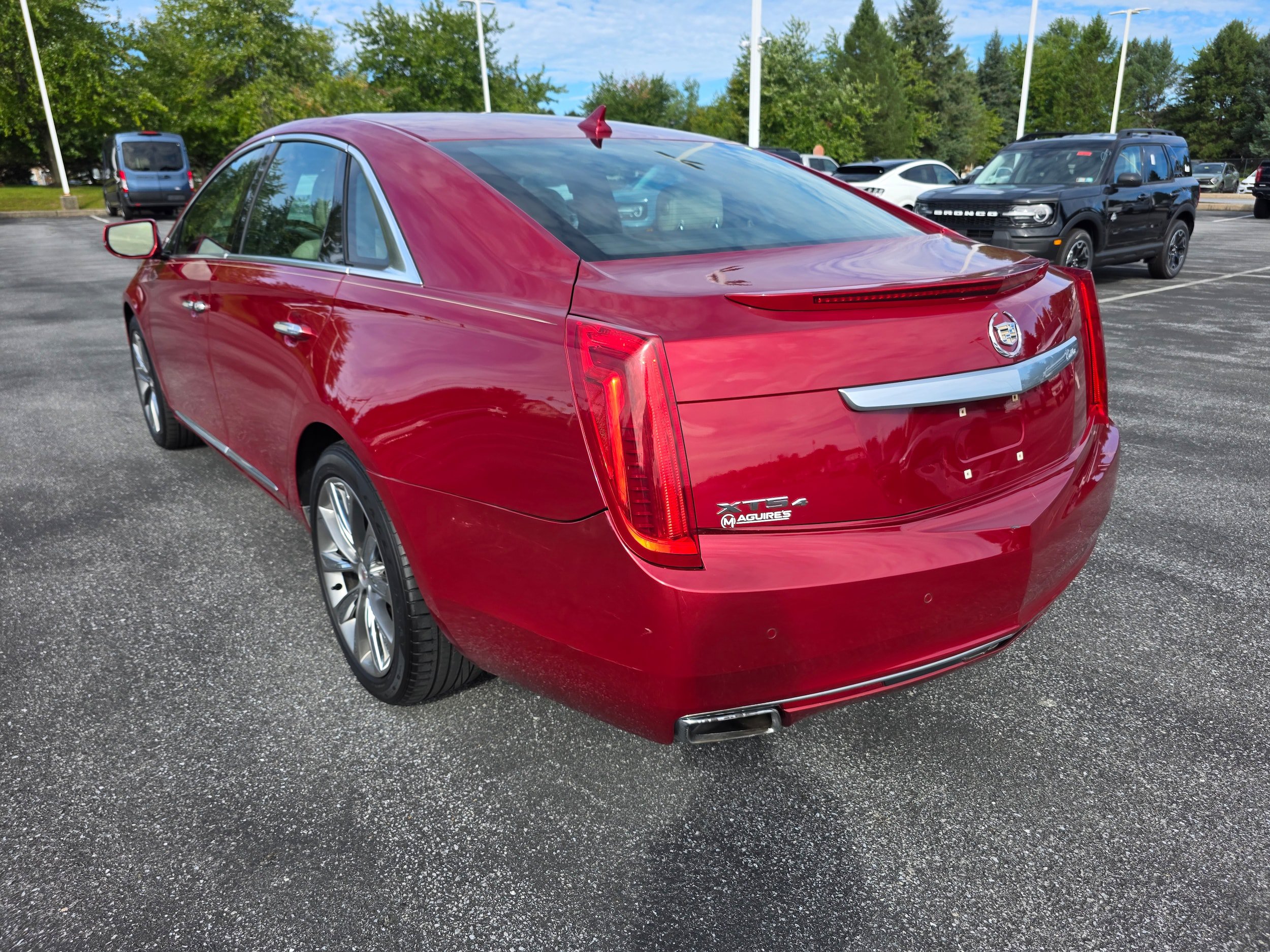 Used 2013 Cadillac XTS Luxury w/ Driver Awareness Package AWD/4WD image 3