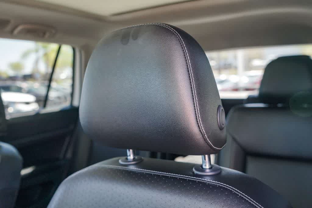 Used 2019 Volkswagen Atlas SE w/ Panoramic Sunroof Package FWD image 24