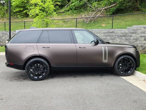 New 2026 Land Rover Range Rover Long Wheelbase SE AWD/4WD image 11