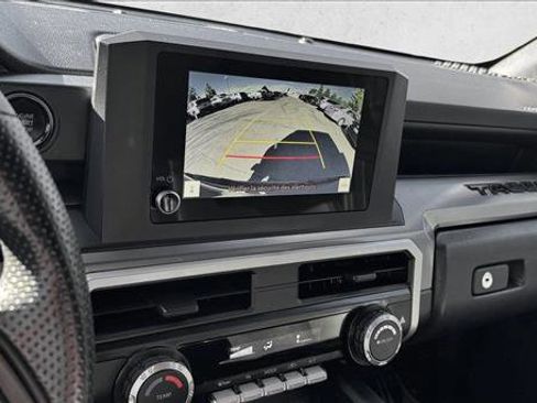 Used 2024 Toyota Tacoma SR5 AWD/4WD image 12