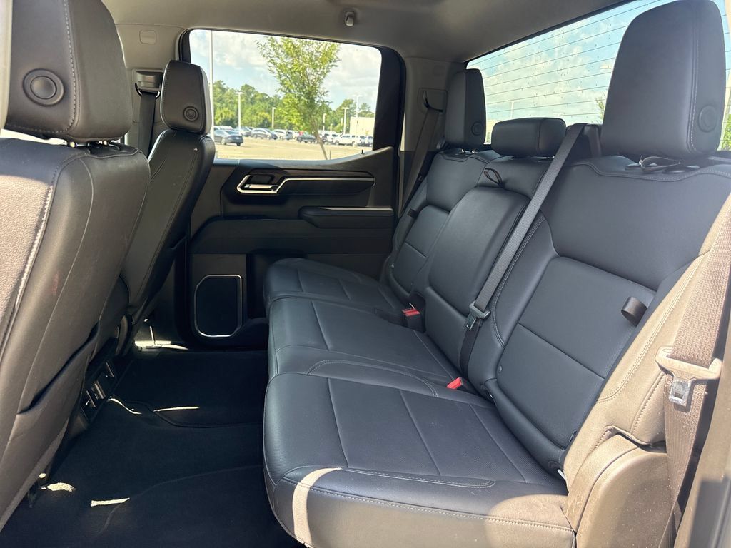 Used 2025 GMC Sierra 1500 SLT RWD image 32