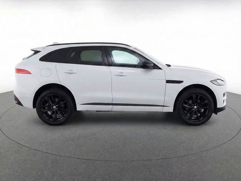 Certified 2025 Jaguar F-PACE R-Dynamic S image 40