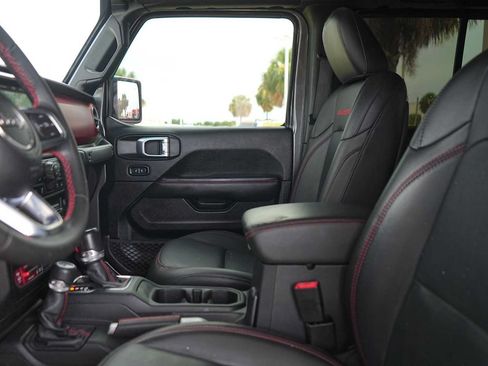 Used 2021 Jeep Gladiator Rubicon AWD/4WD image 11