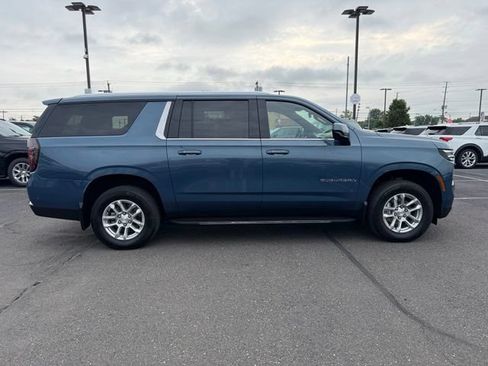 Certified 2025 Chevrolet Suburban LS AWD/4WD image 10
