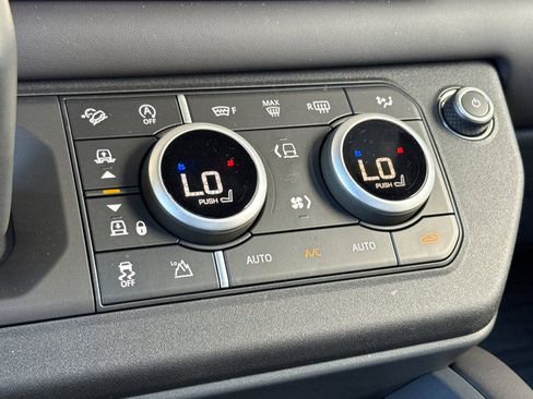 New 2025 Land Rover Defender 110 X-Dynamic SE AWD/4WD image 21